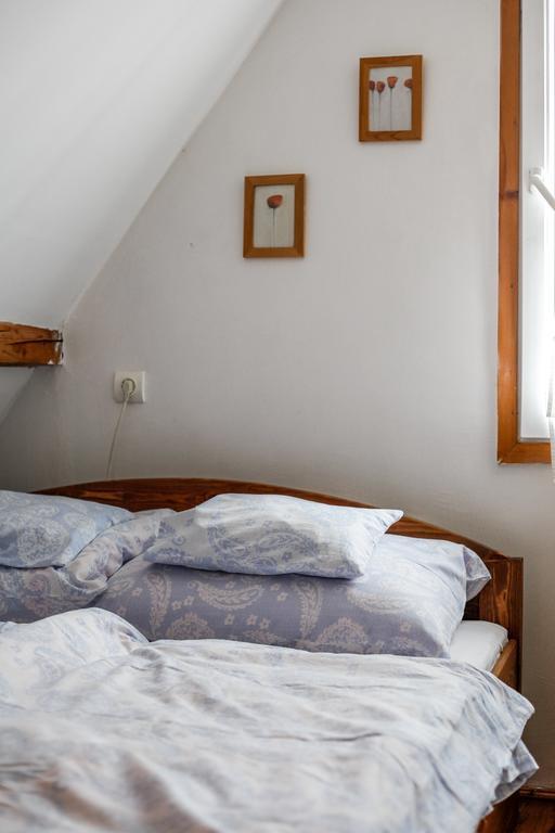 Myrtus Pince Es Vendeghaz Hotel Tarcal Kamer foto