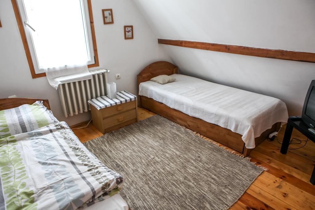 Myrtus Pince Es Vendeghaz Hotel Tarcal Kamer foto